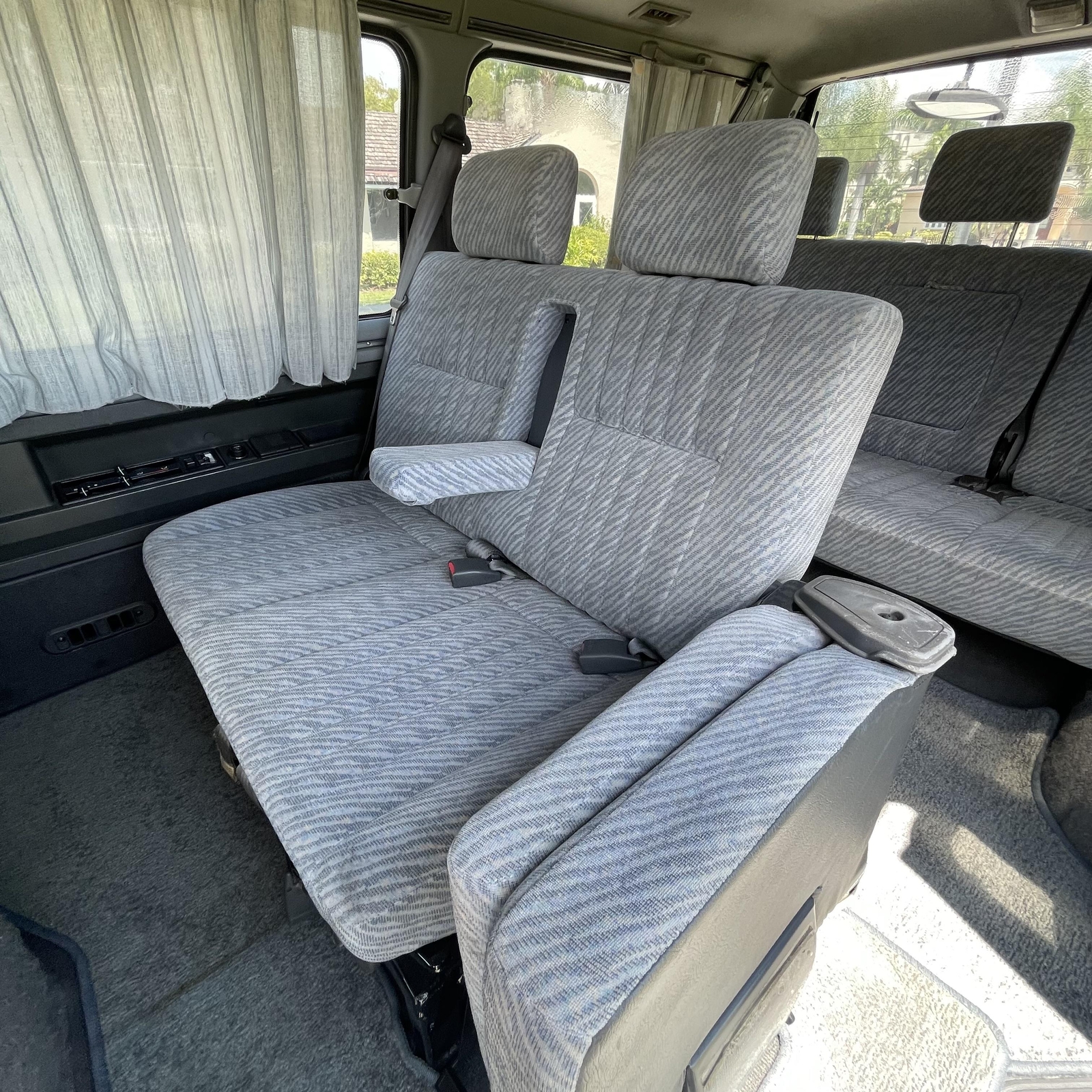 Mitsubishi-Delica-1995-Minivan-20