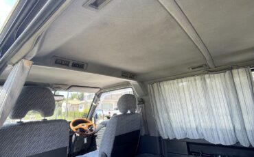 Mitsubishi-Delica-1995-Minivan-23