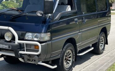Mitsubishi-Delica-1995-Minivan-4