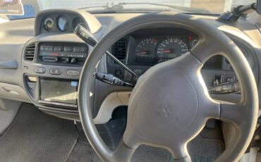 Mitsubishi-Delica-l400-diesel-1994-black-7