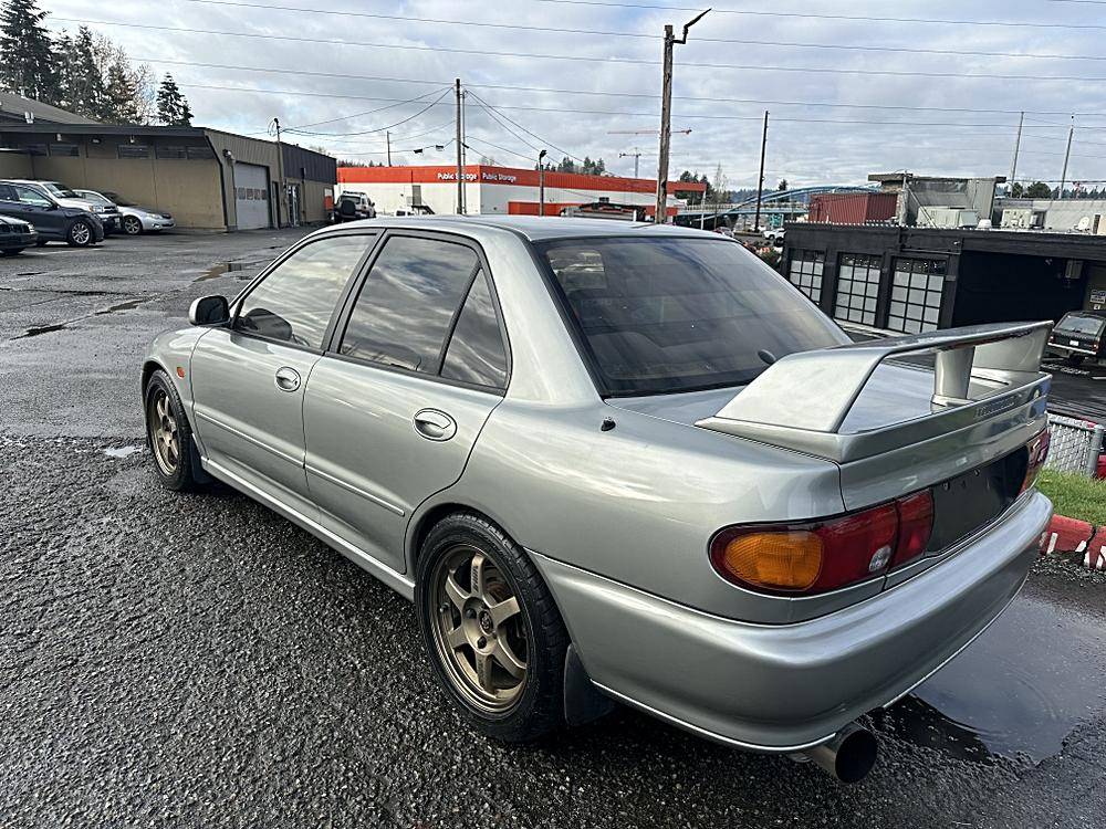 Mitsubishi-Lancer-evolution-1994-custom-12