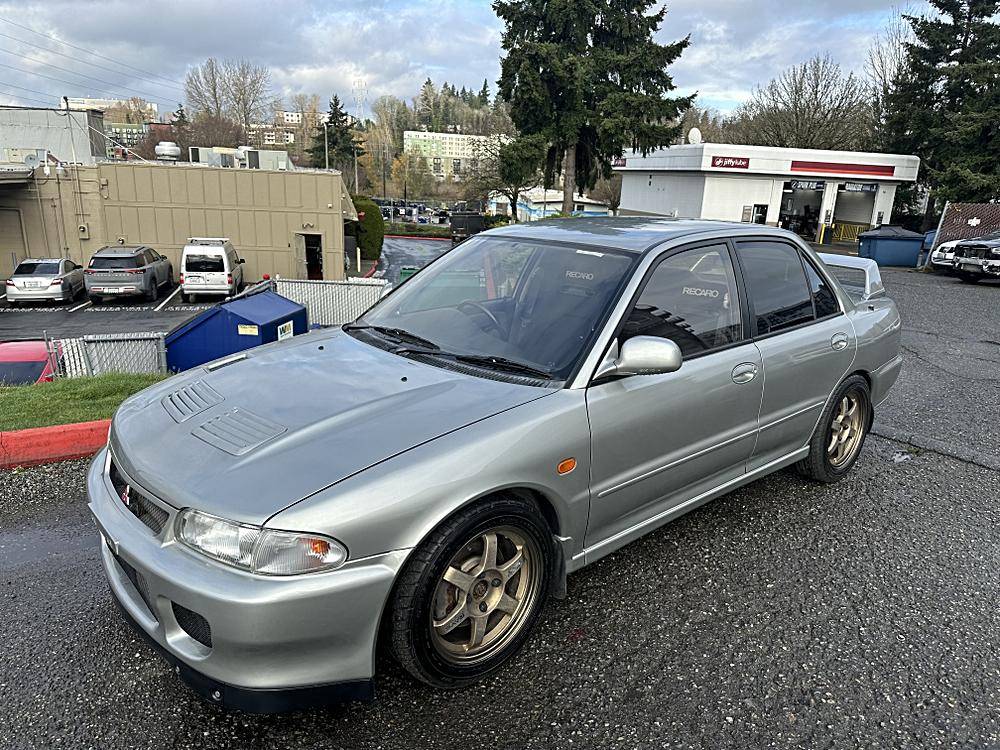 Mitsubishi-Lancer-evolution-1994-custom-16