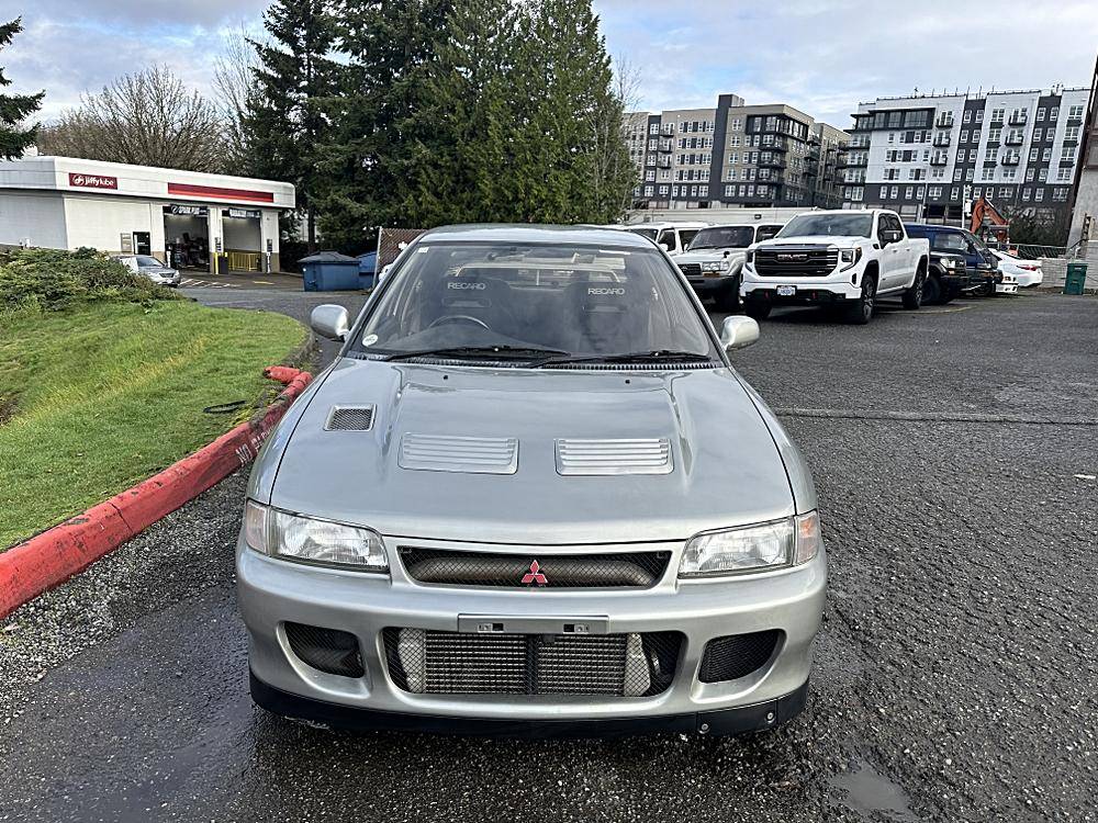 Mitsubishi-Lancer-evolution-1994-custom-2