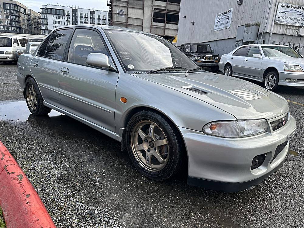 Mitsubishi-Lancer-evolution-1994-custom-4