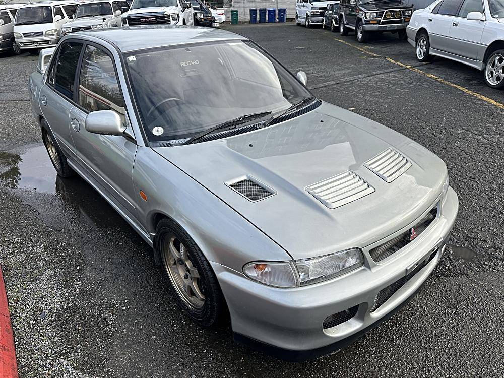 Mitsubishi-Lancer-evolution-1994-custom-5