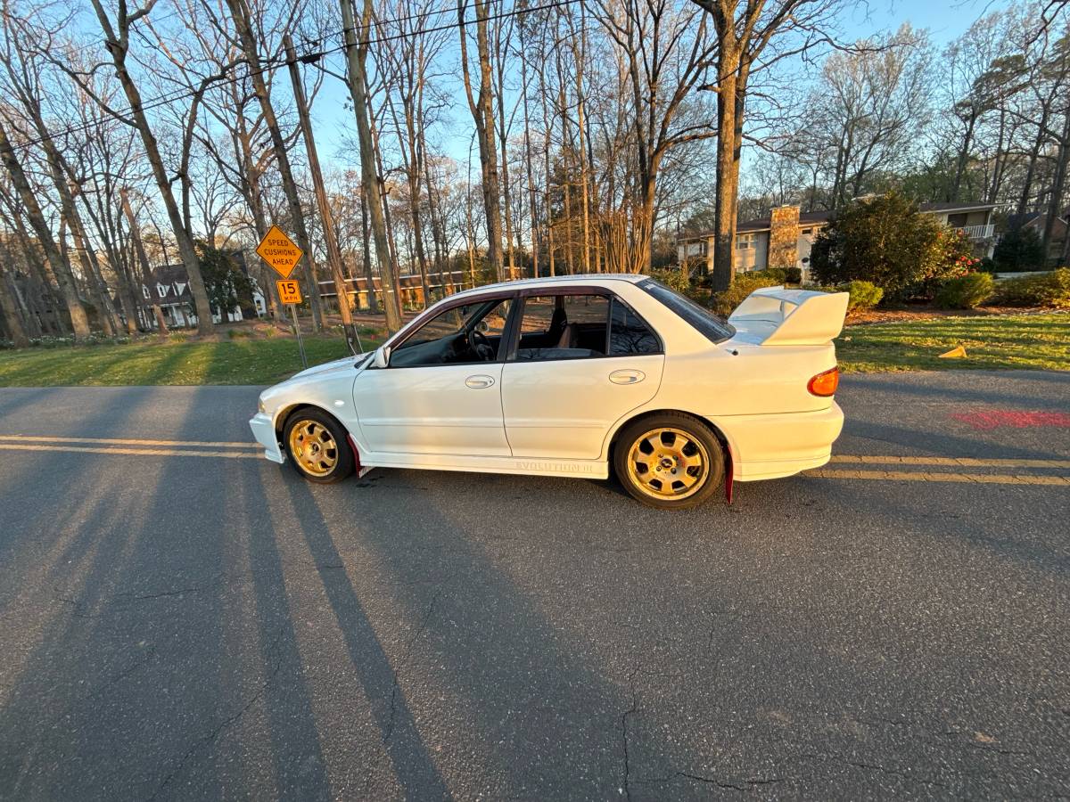 Mitsubishi Lancer evolution iii  1995 white