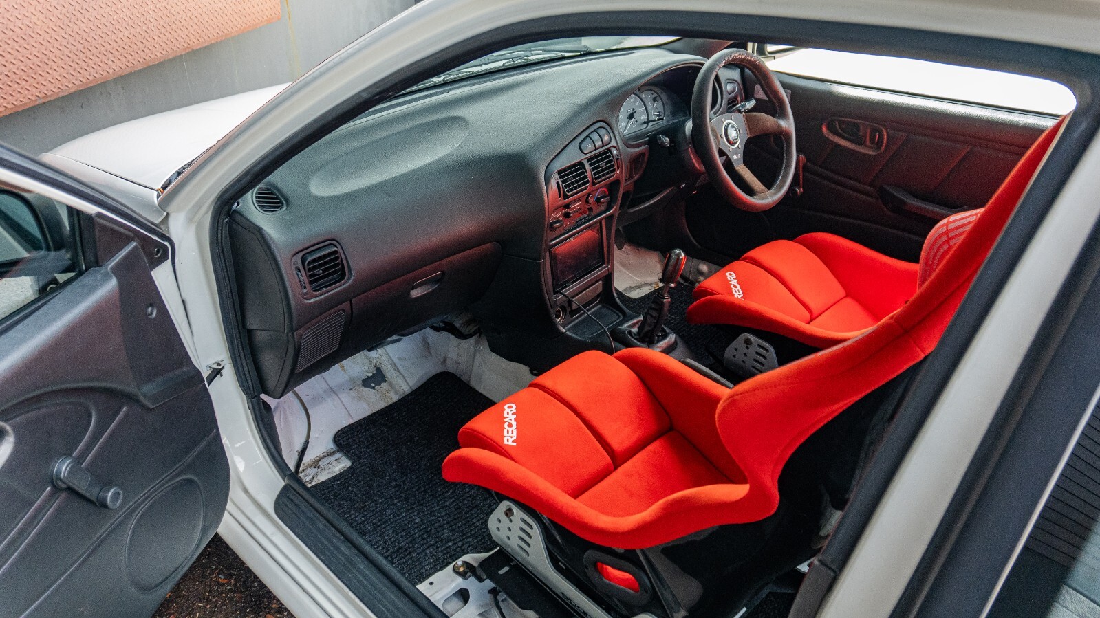 Mitsubishi-Mirage-1995-Hatchback-22
