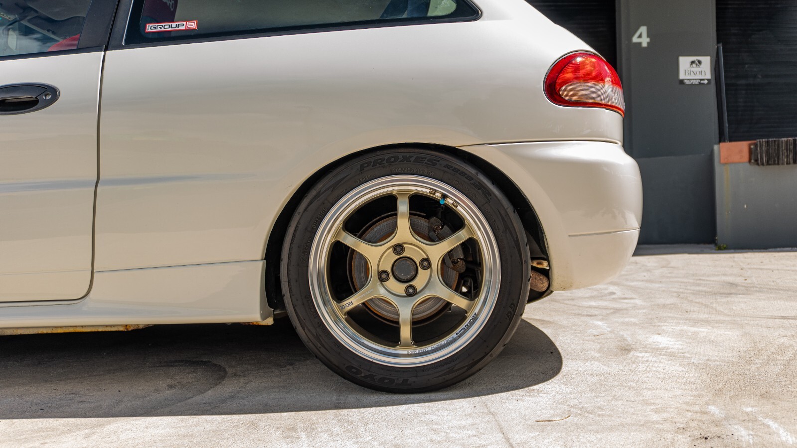 Mitsubishi-Mirage-1995-Hatchback-3