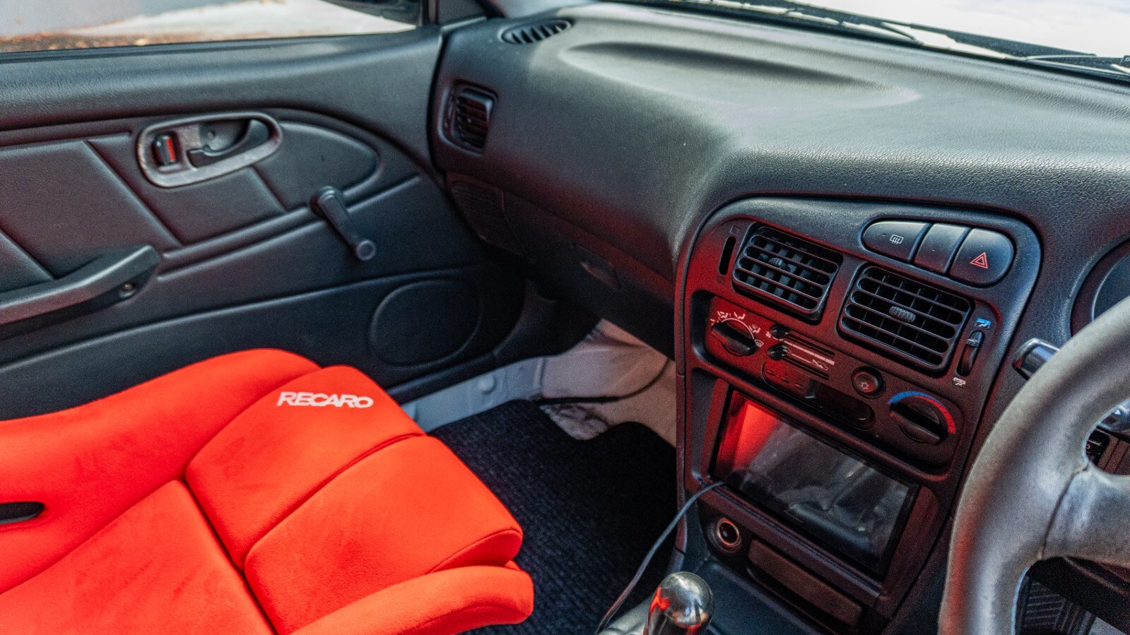Mitsubishi-Mirage-1995-Hatchback-37