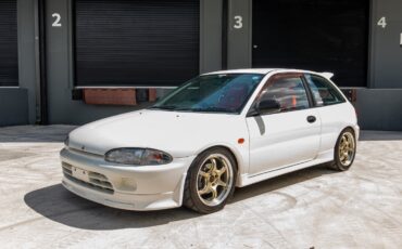 Mitsubishi-Mirage-1995-Hatchback