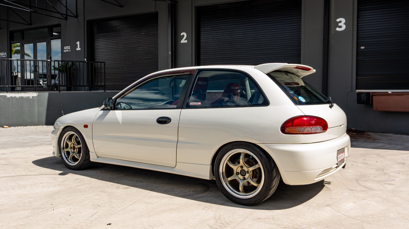 Mitsubishi-Mirage-1995-Hatchback-4