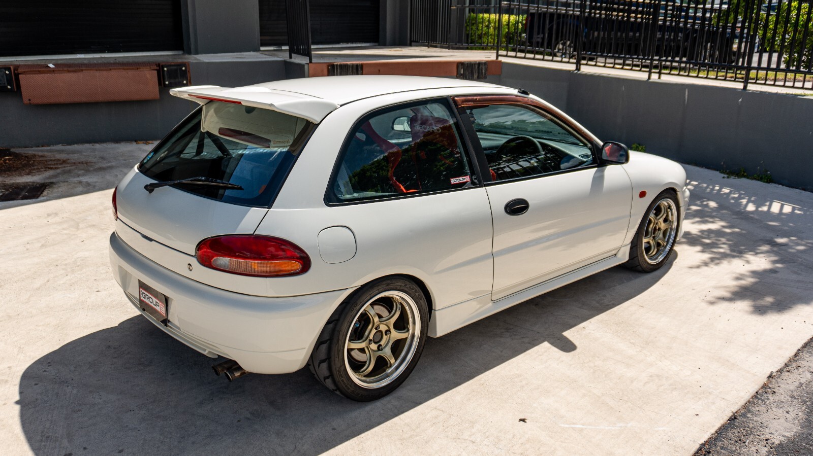 Mitsubishi-Mirage-1995-Hatchback-9