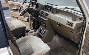 Mitsubishi-Montero-1991-Wagon-10