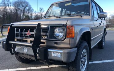 Mitsubishi-Montero-1991-Wagon-27