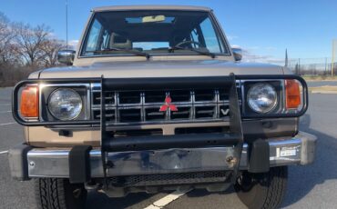 Mitsubishi-Montero-1991-Wagon-28