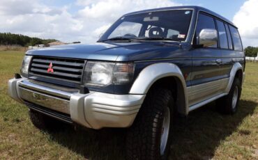 Mitsubishi-Pajero-4x4-diesel-1991-blue-1