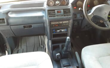 Mitsubishi-Pajero-4x4-diesel-1991-blue-11