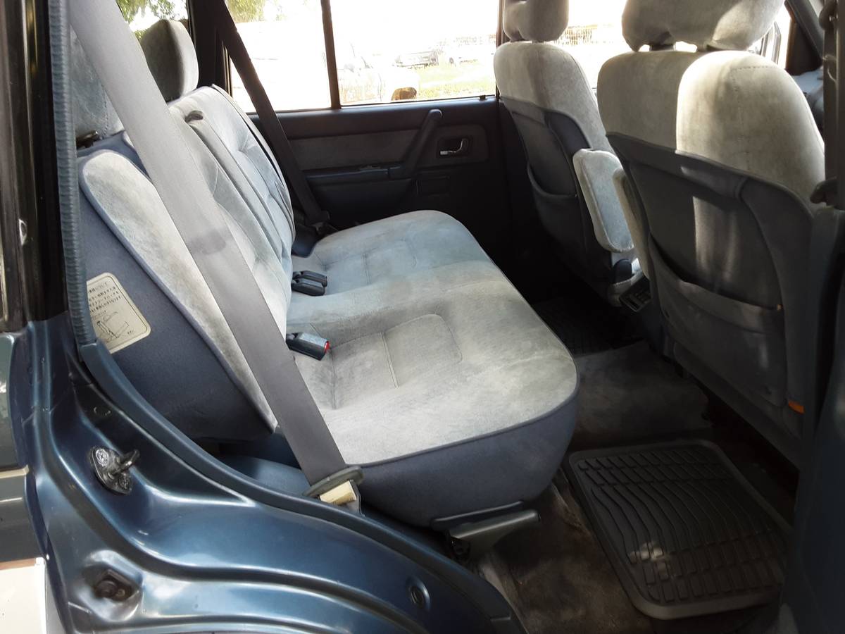 Mitsubishi-Pajero-4x4-diesel-1991-blue-15