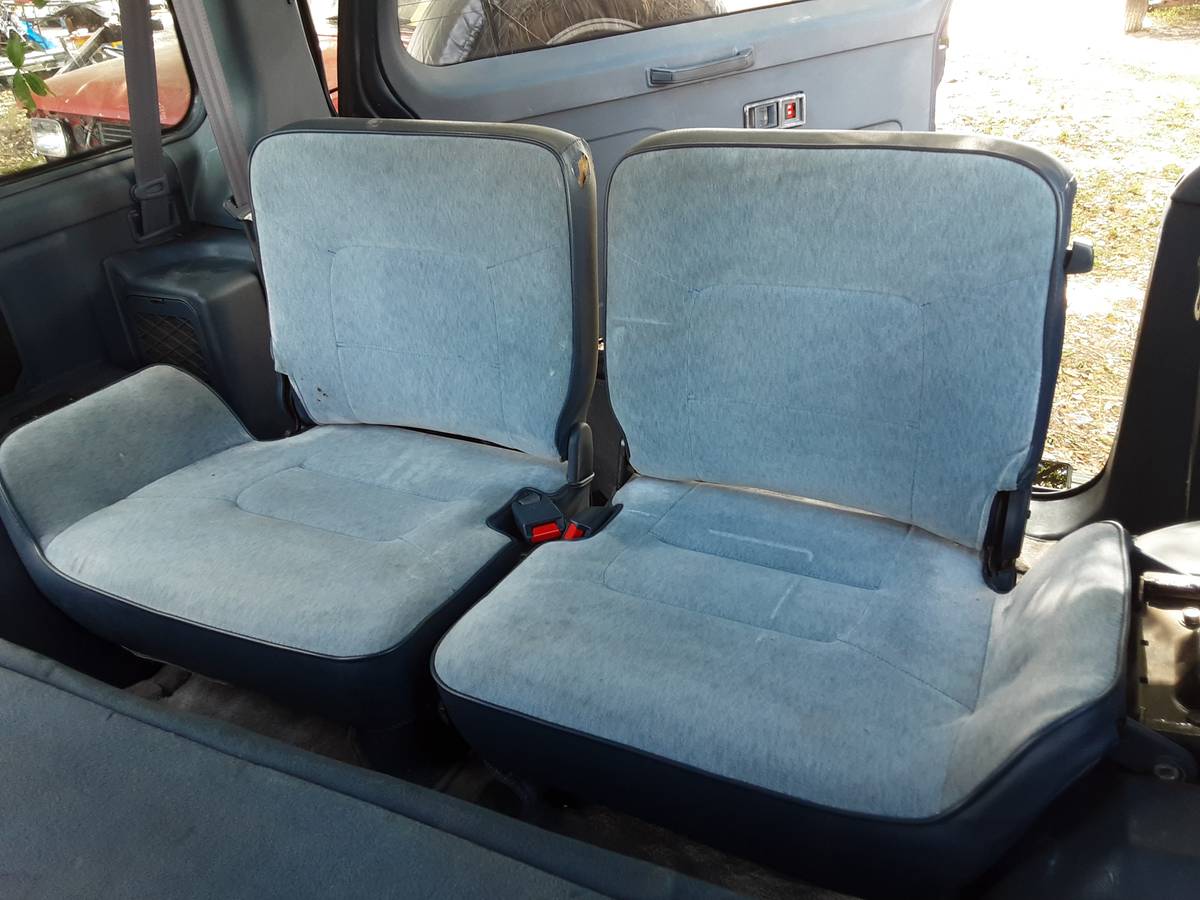 Mitsubishi-Pajero-4x4-diesel-1991-blue-16