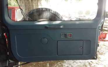 Mitsubishi-Pajero-4x4-diesel-1991-blue-18