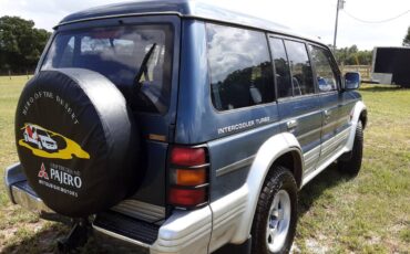 Mitsubishi-Pajero-4x4-diesel-1991-blue-3
