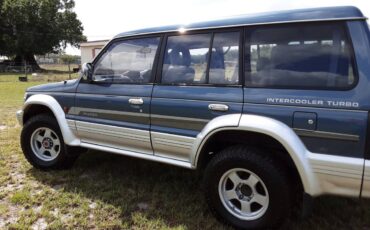 Mitsubishi-Pajero-4x4-diesel-1991-blue-9