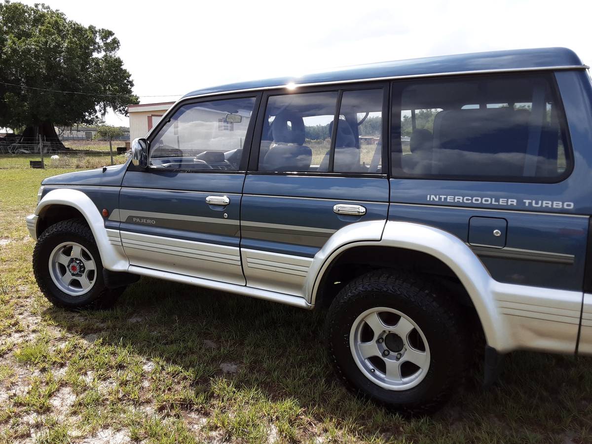 Mitsubishi-Pajero-4x4-diesel-1991-blue-9