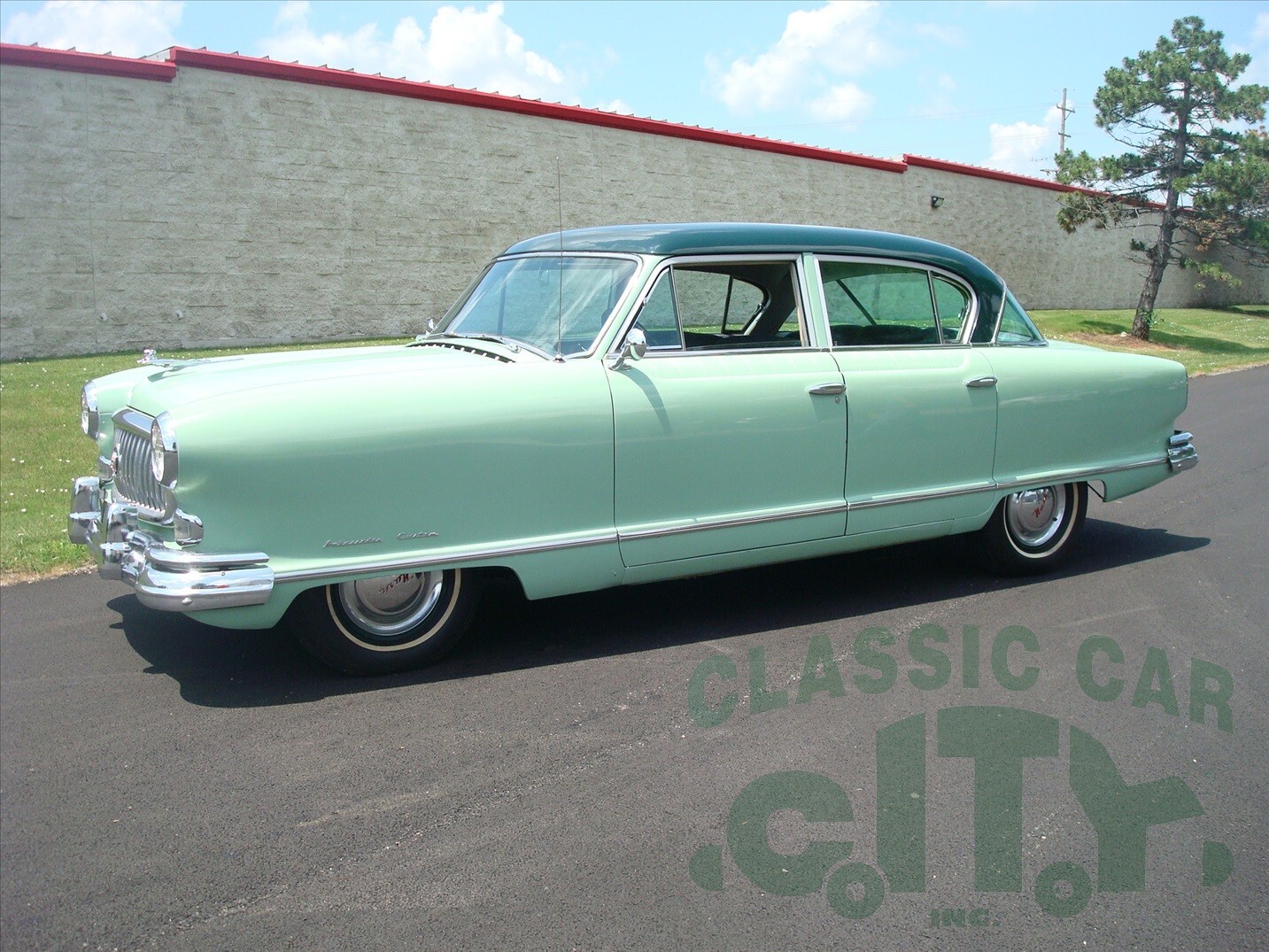Nash-Ambassador-Custom-1953-Sedan-2