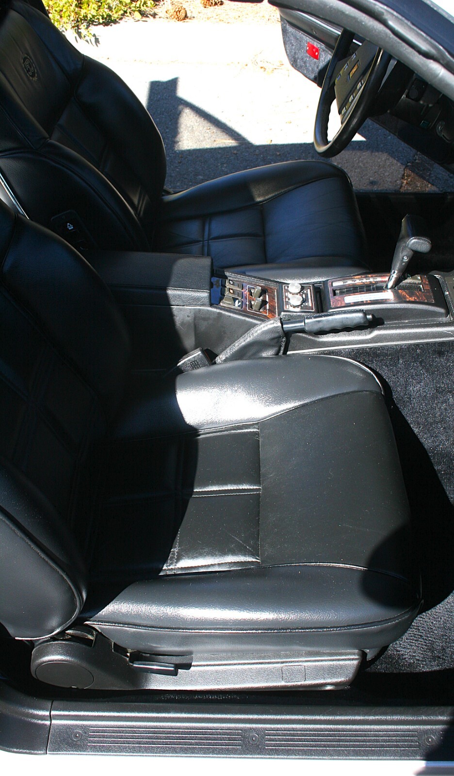 Nissan-300ZX-1984-Coupe-17