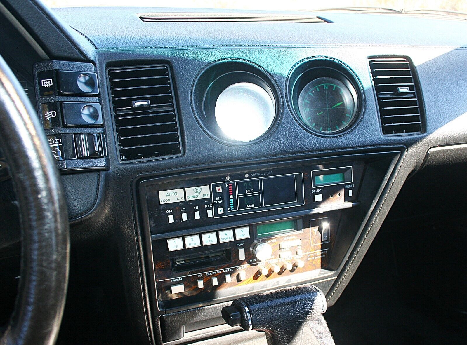 Nissan-300ZX-1984-Coupe-26
