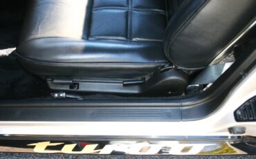 Nissan-300ZX-1984-Coupe-9