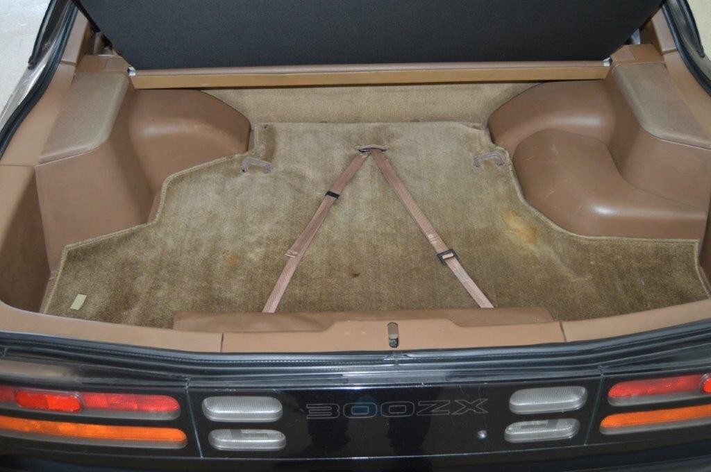 Nissan-300ZX-1990-27