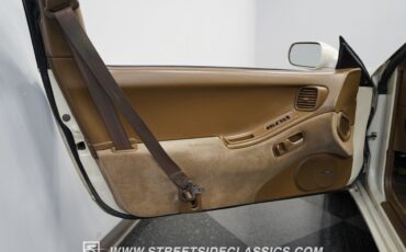 Nissan-300ZX-1993-Coupe-32