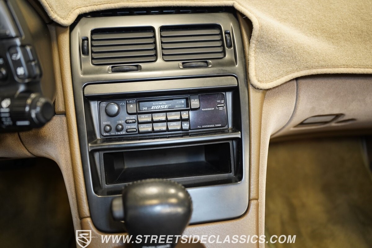 Nissan-300ZX-1993-Coupe-37