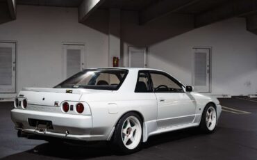 Nissan-GT-R-1993-2
