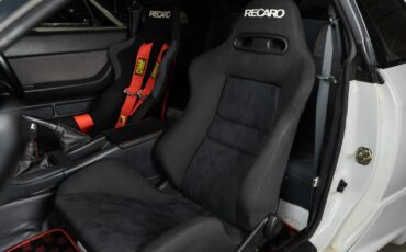 Nissan-GT-R-1993-23