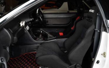 Nissan-GT-R-1993-24