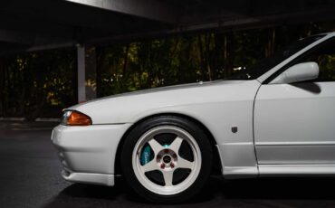 Nissan-GT-R-1993-5