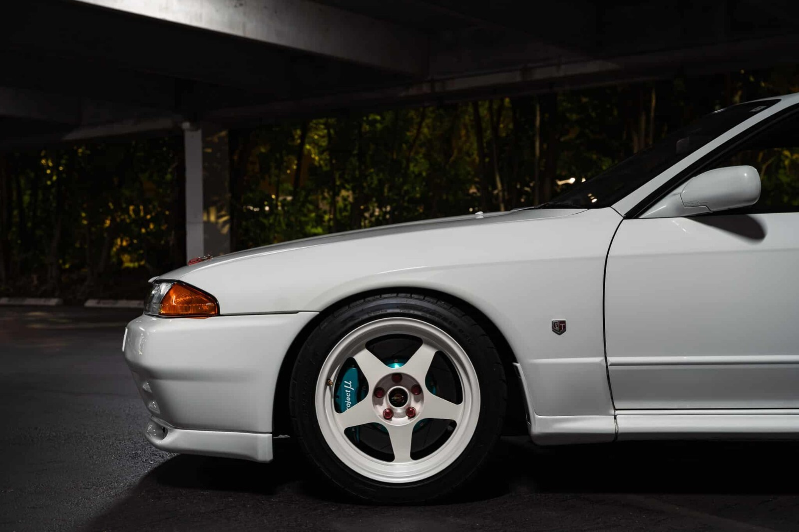 Nissan-GT-R-1993-5