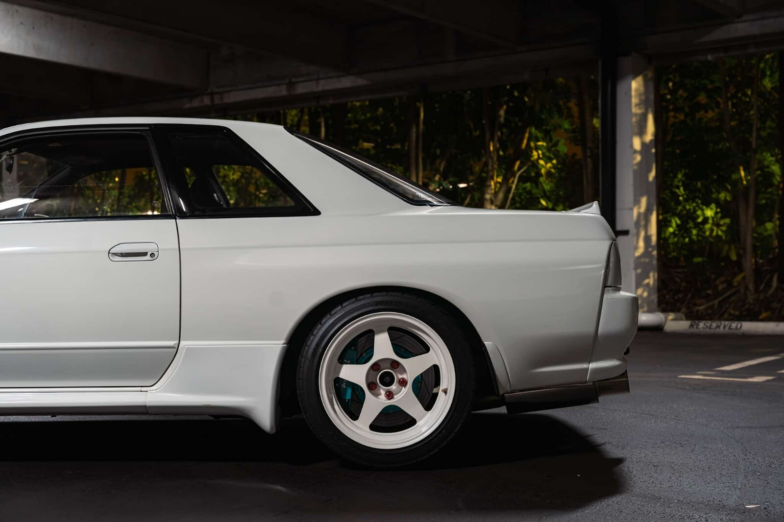 Nissan-GT-R-1993-6