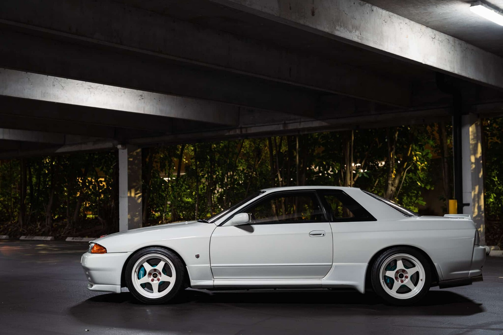 Nissan-GT-R-1993-7