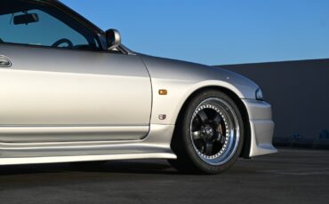 Nissan-GT-R-1995-Coupe-10