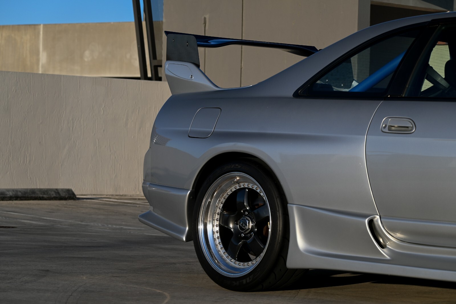 Nissan-GT-R-1995-Coupe-11