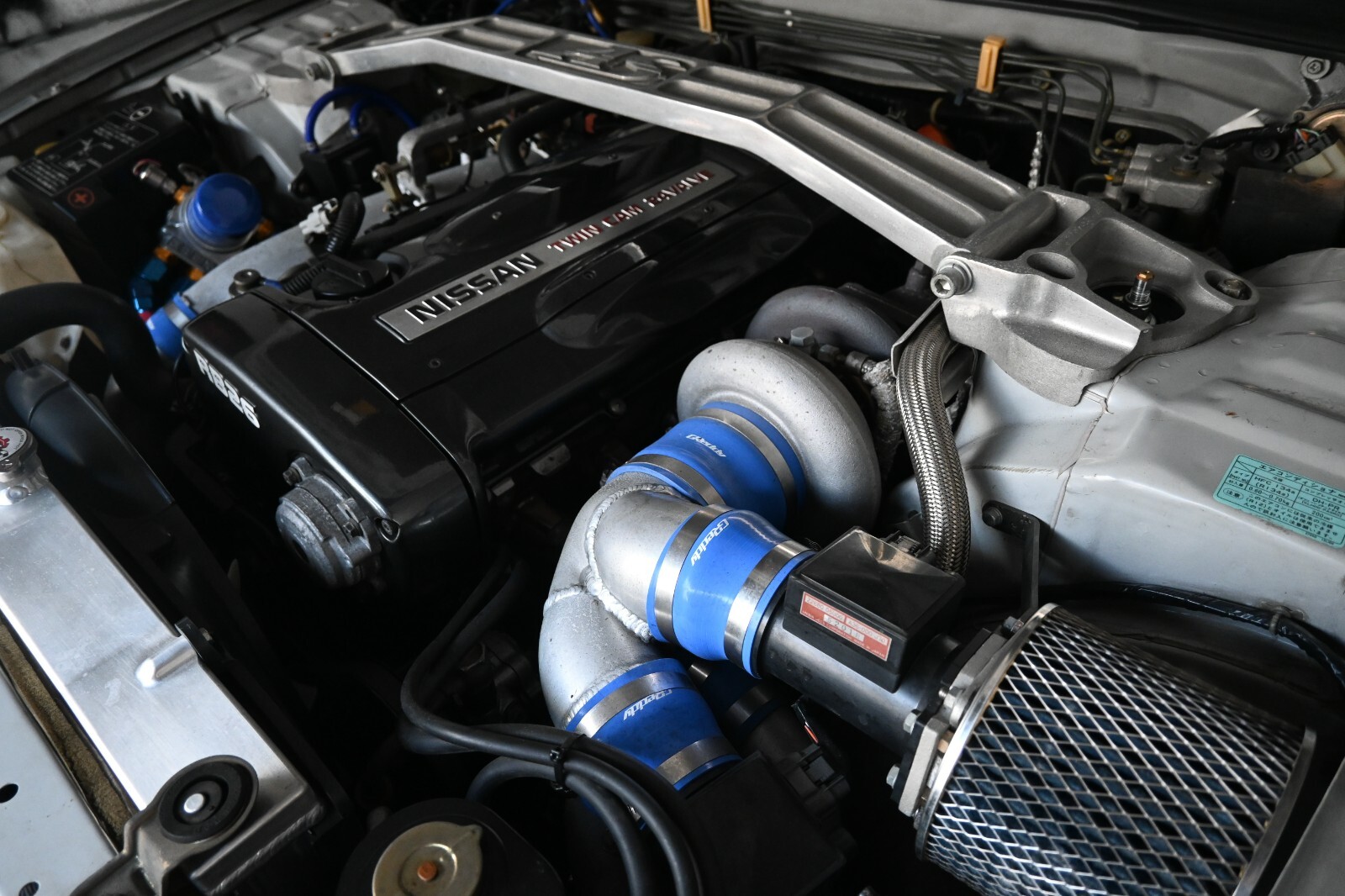 Nissan-GT-R-1995-Coupe-23