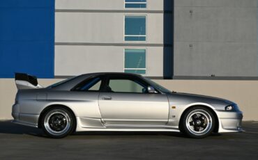 Nissan-GT-R-1995-Coupe-5