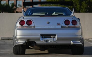 Nissan-GT-R-1995-Coupe-7
