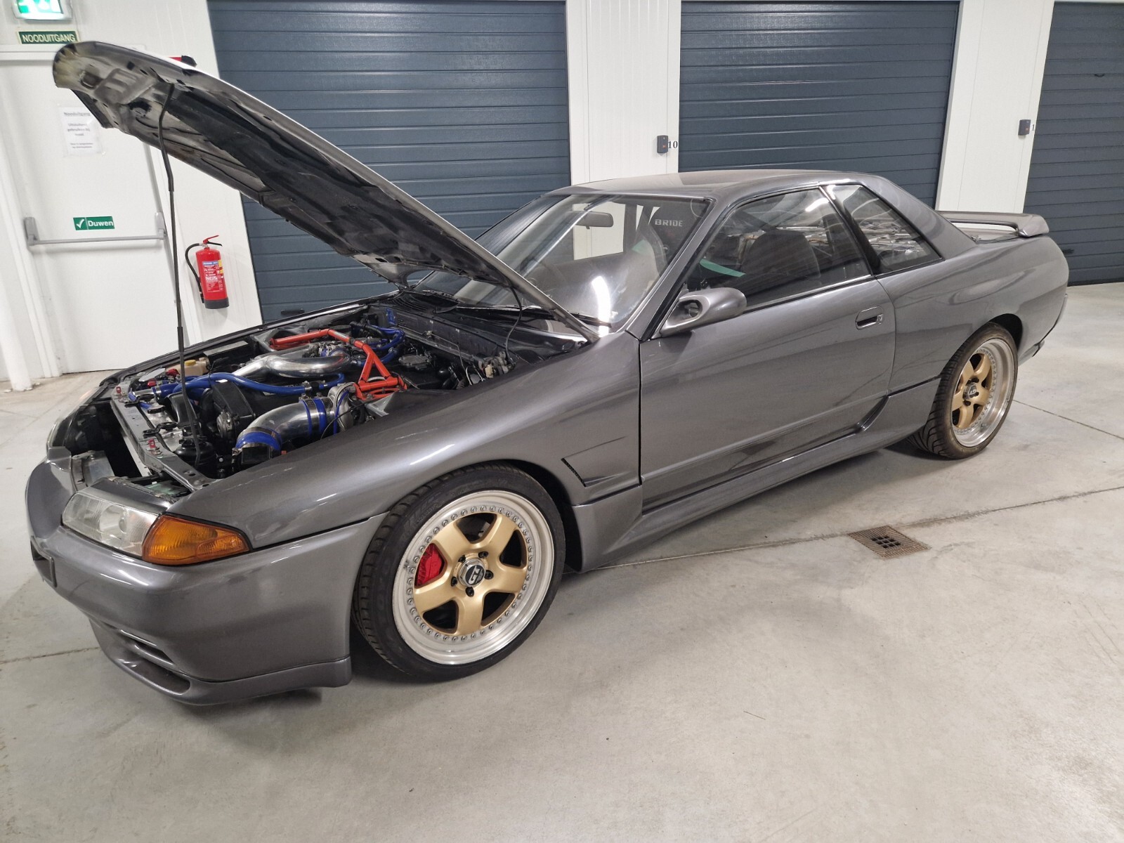 Nissan-Skyline-1992-Coupe-11
