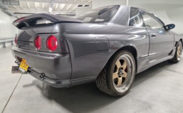 Nissan-Skyline-1992-Coupe-2