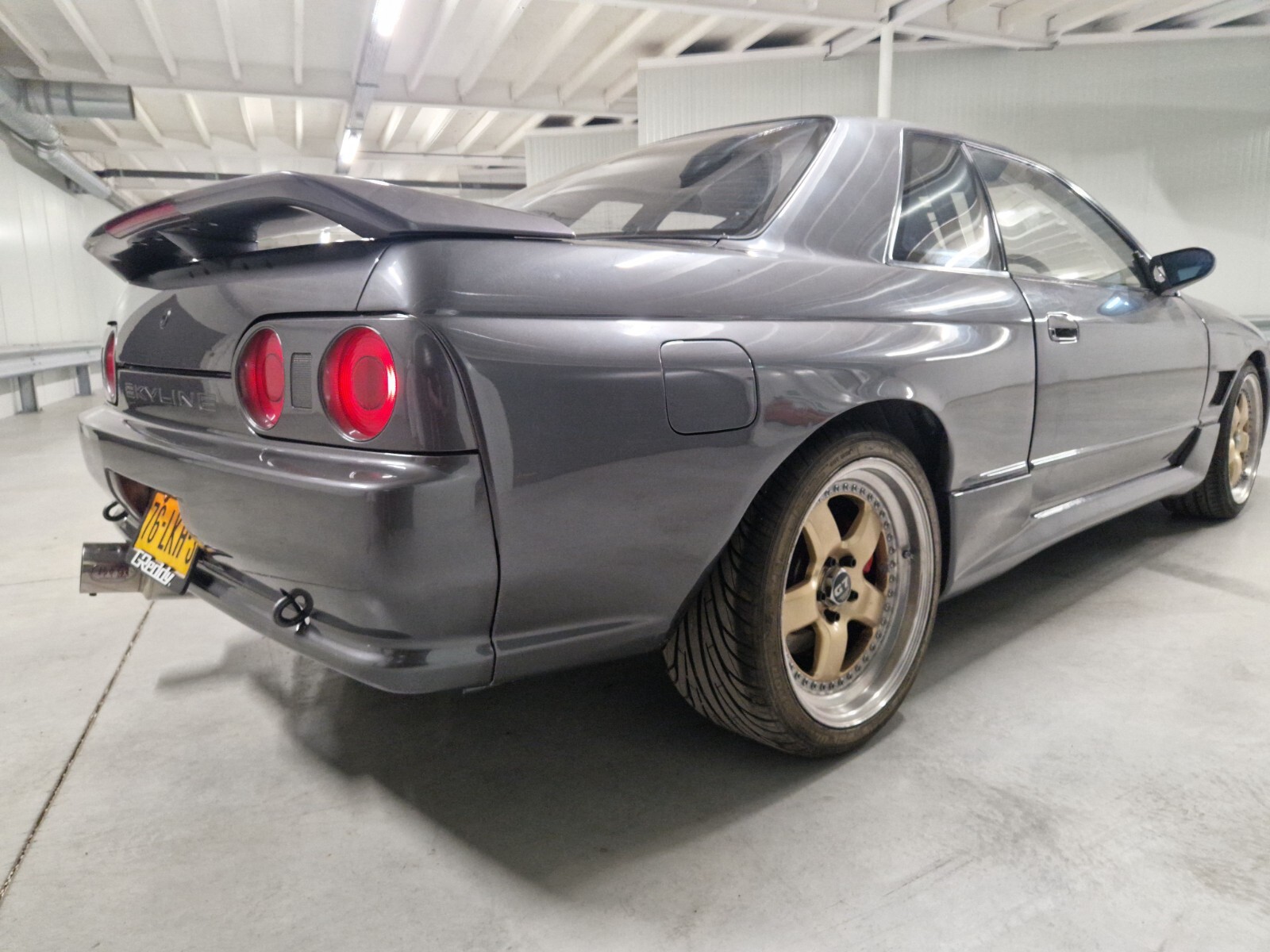 Nissan-Skyline-1992-Coupe-2