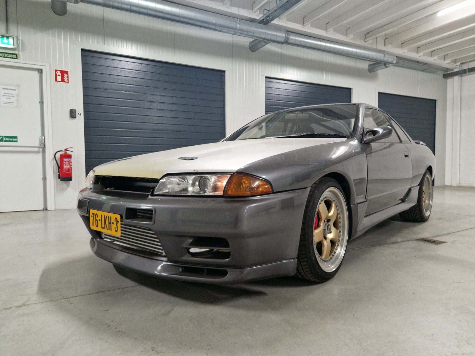 Nissan-Skyline-1992-Coupe-5